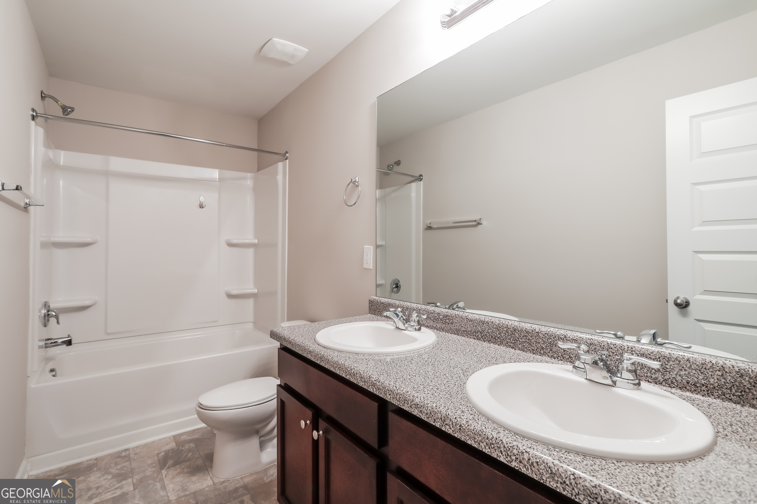 2301 Foxy Drive Property Photo 14
