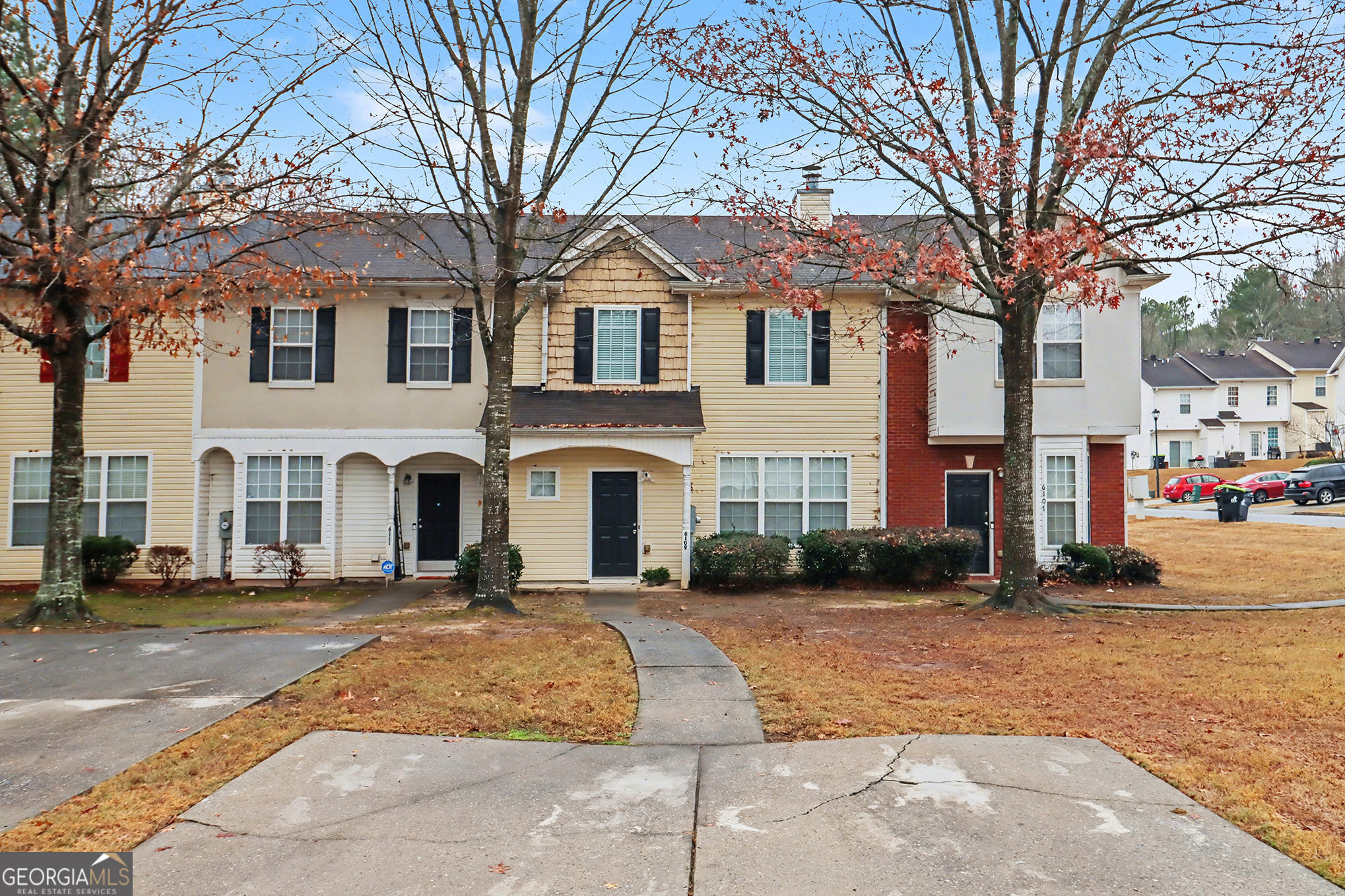 6109 Camden Forrest Drive Property Photo 1