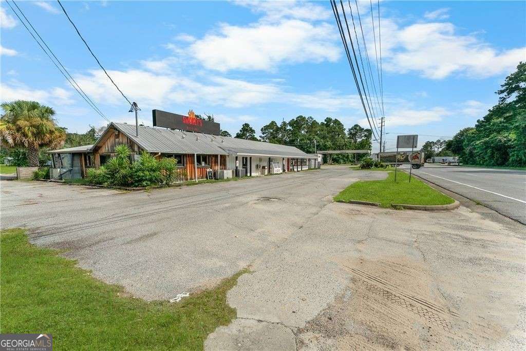 512 S Us 301 Highway Property Photo 2