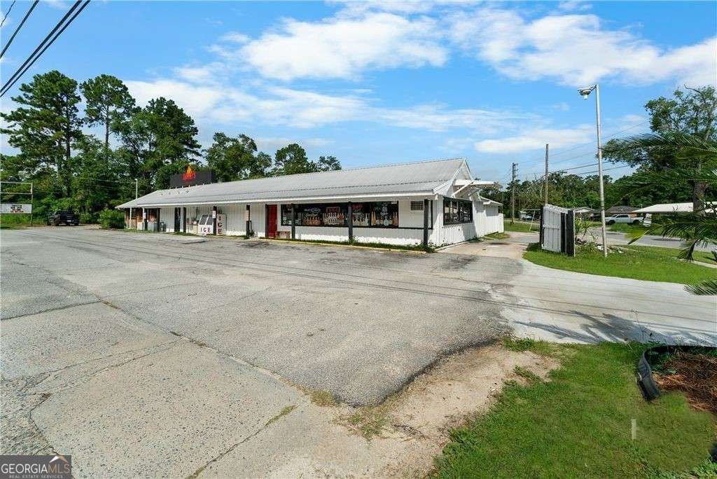 512 S Us 301 Highway Property Photo 6