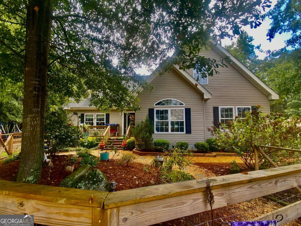 290 Poplar Creek Road Property Photo 2