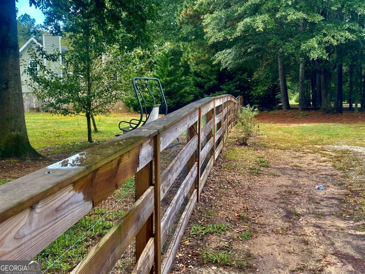 290 Poplar Creek Road Property Photo 3