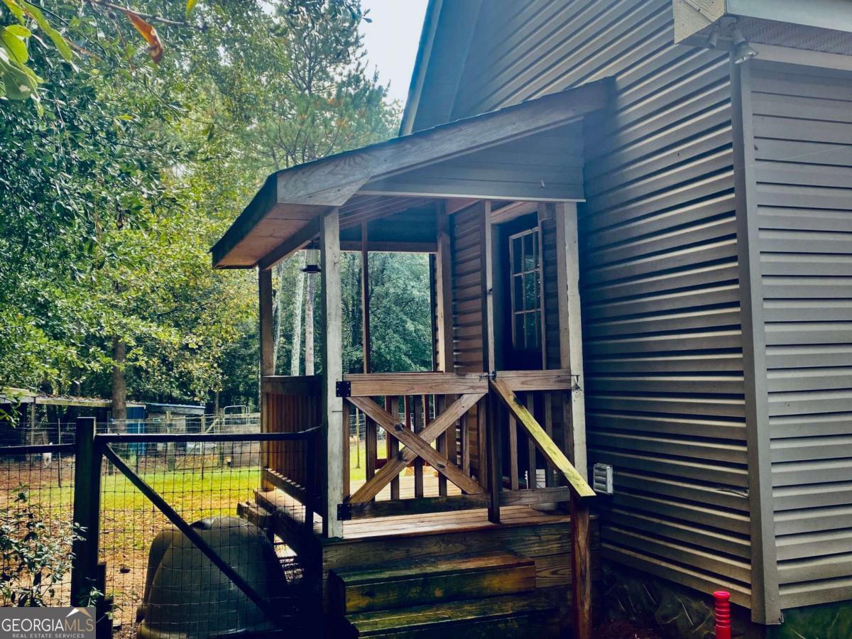 290 Poplar Creek Road Property Photo 9