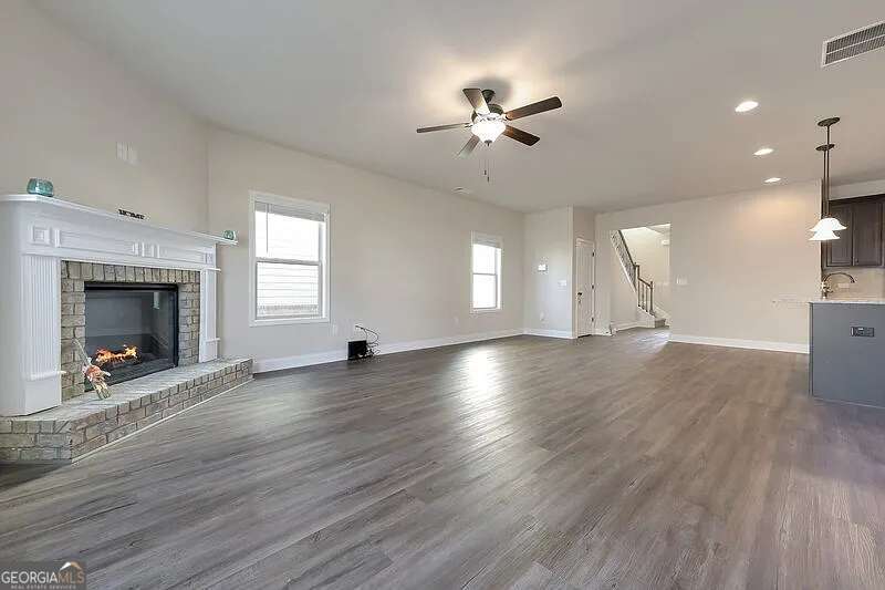 2454 Walker Drive Property Photo 4