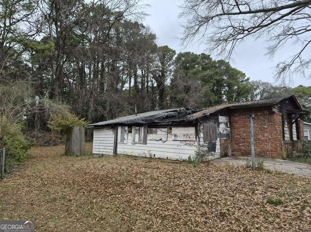 6203 Castlewood Drive Property Photo 3