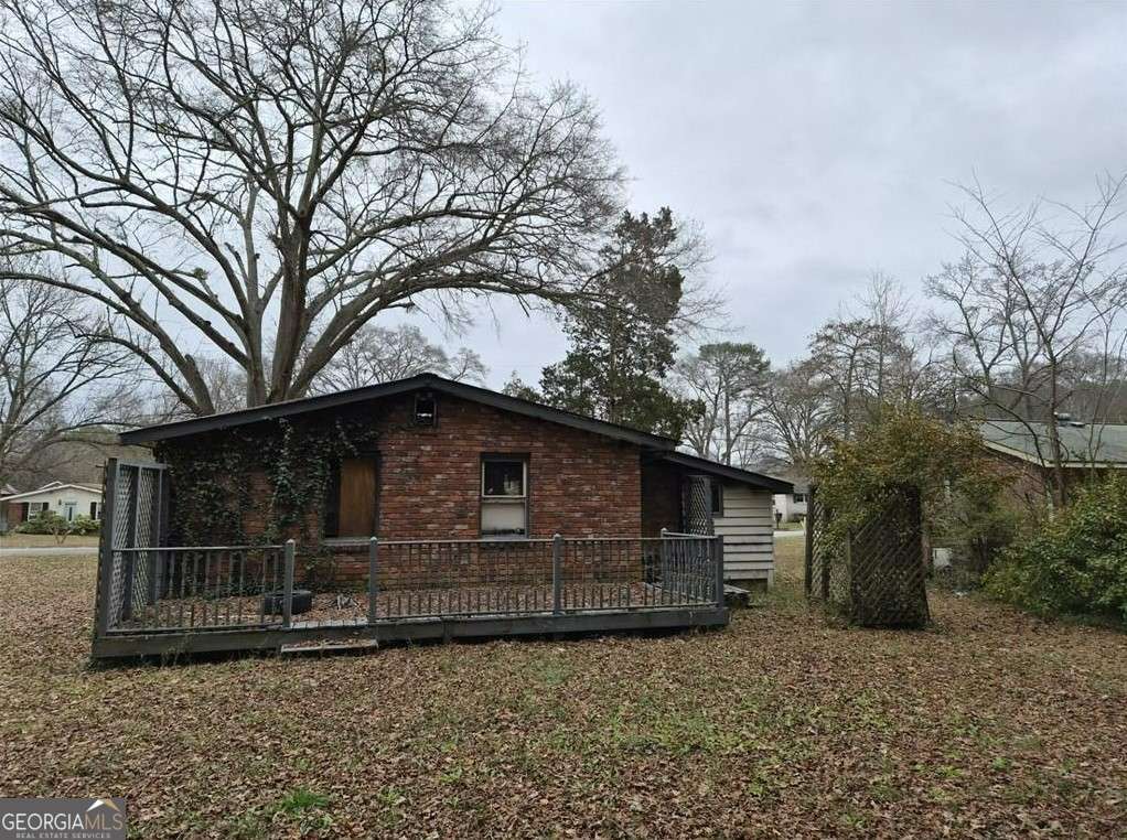 6203 Castlewood Drive Property Photo 4