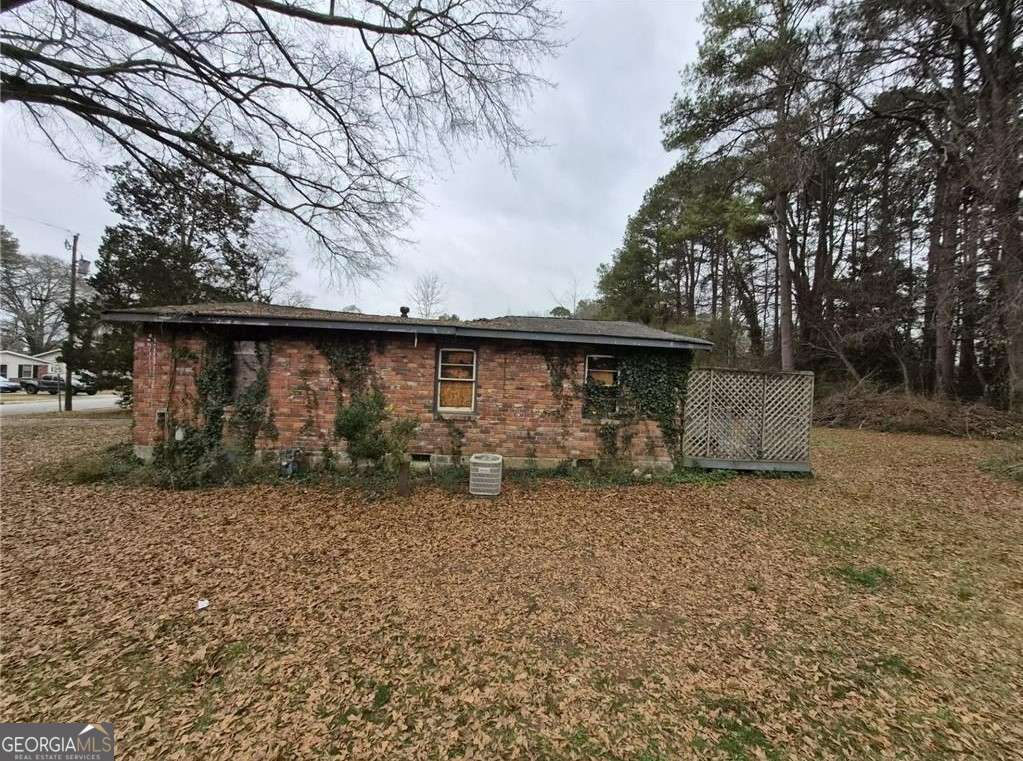 6203 Castlewood Drive Property Photo 5