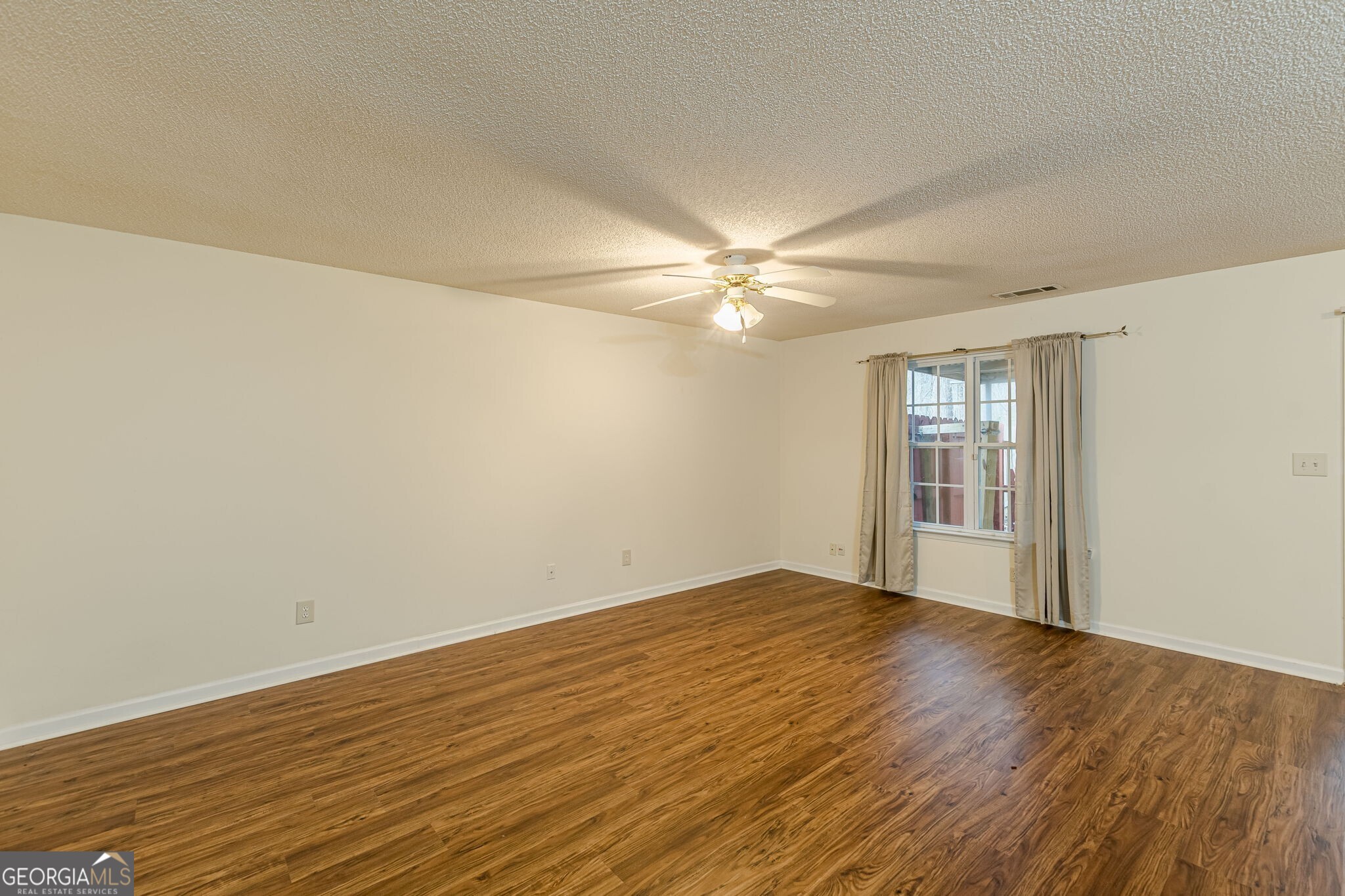 137 Venture Path Property Photo 13