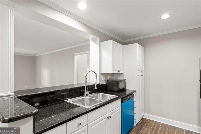 3655 Habersham Road Ne # A108 Property Photo 4