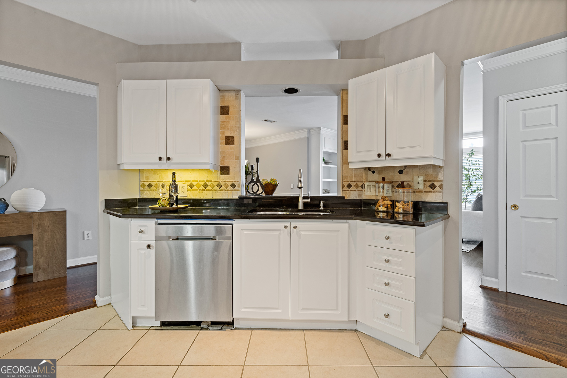 3334 Peachtree Road Ne # 109 Property Photo 8