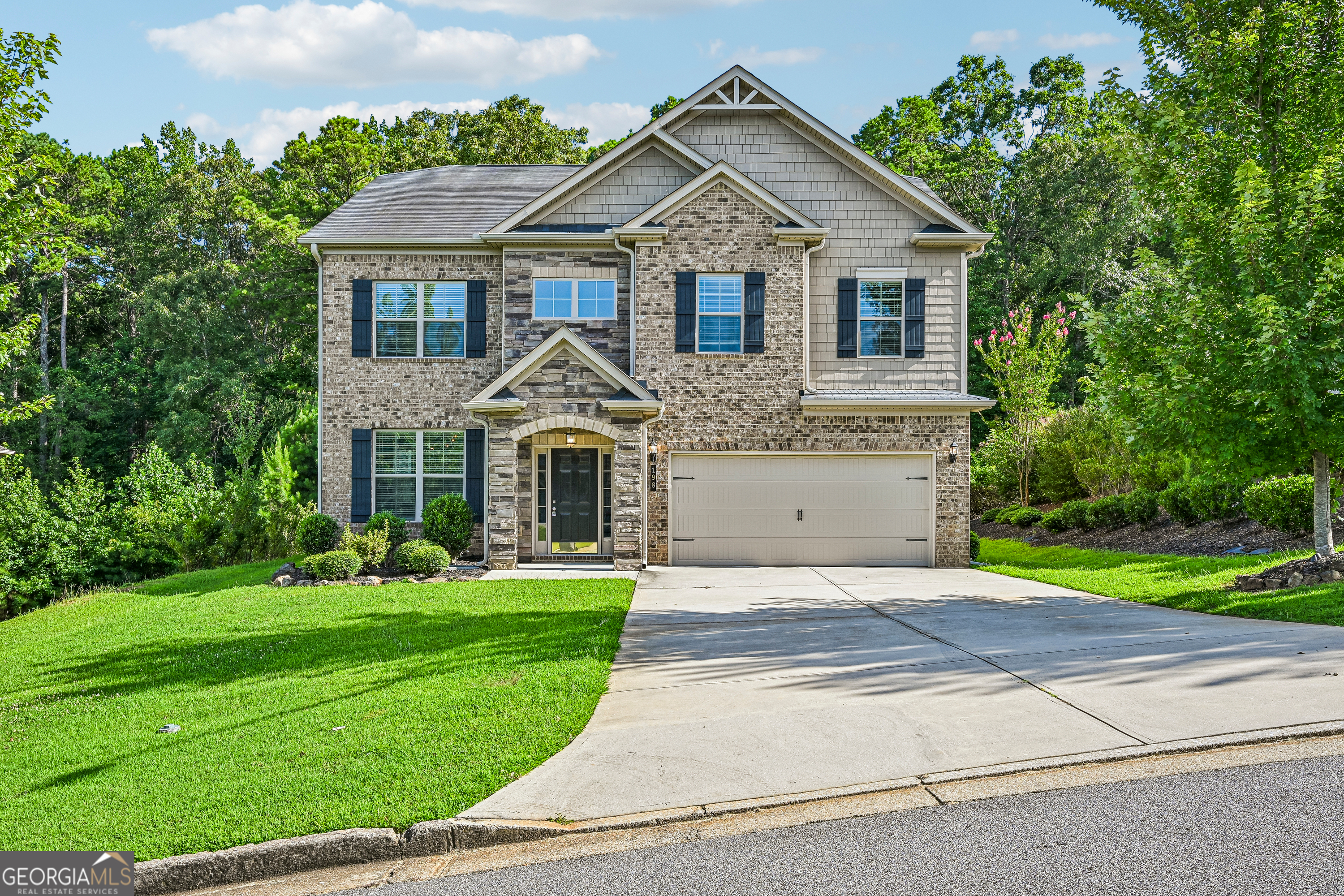 198 Hickory Pointe Drive Property Photo 1