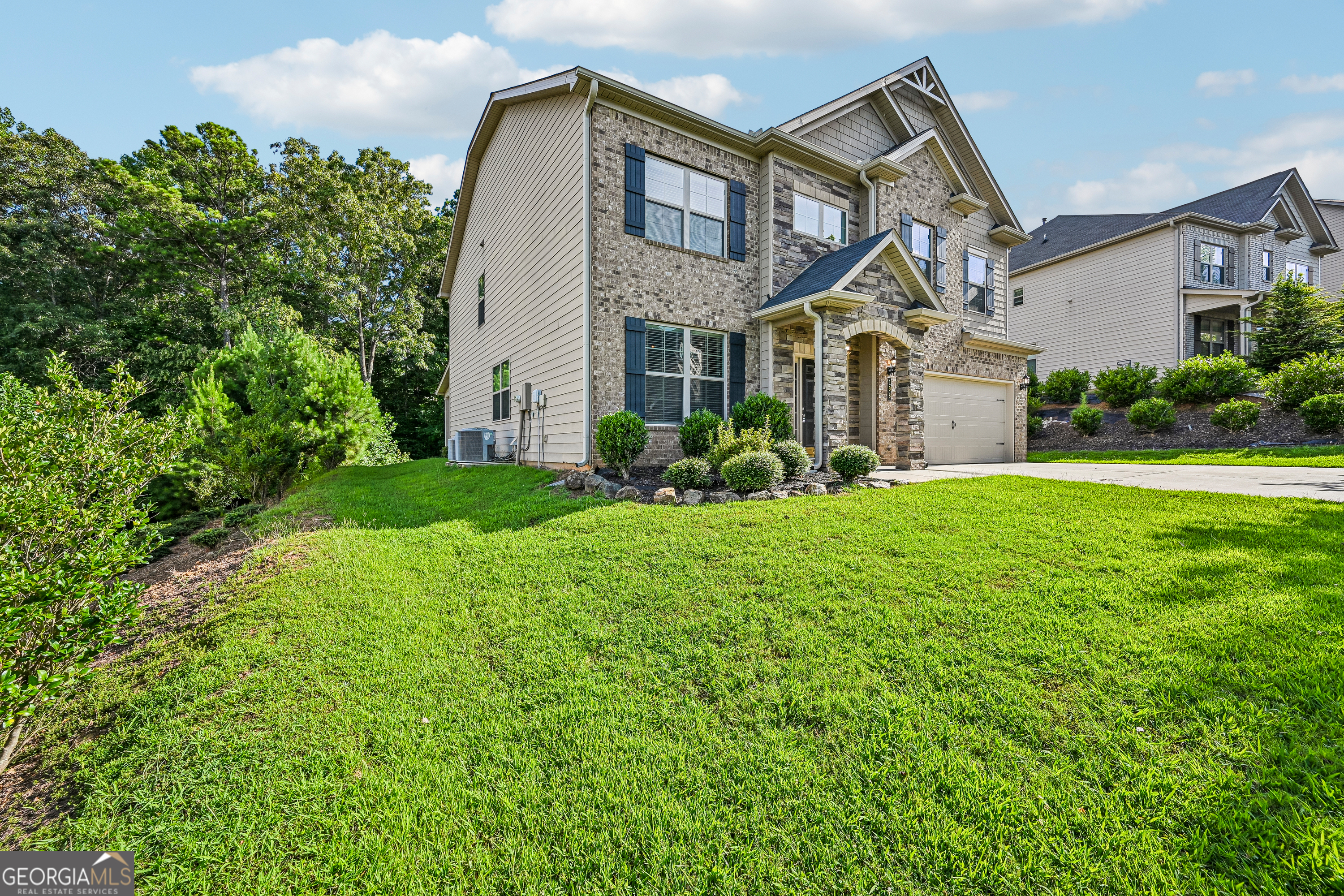 198 Hickory Pointe Drive Property Photo 4