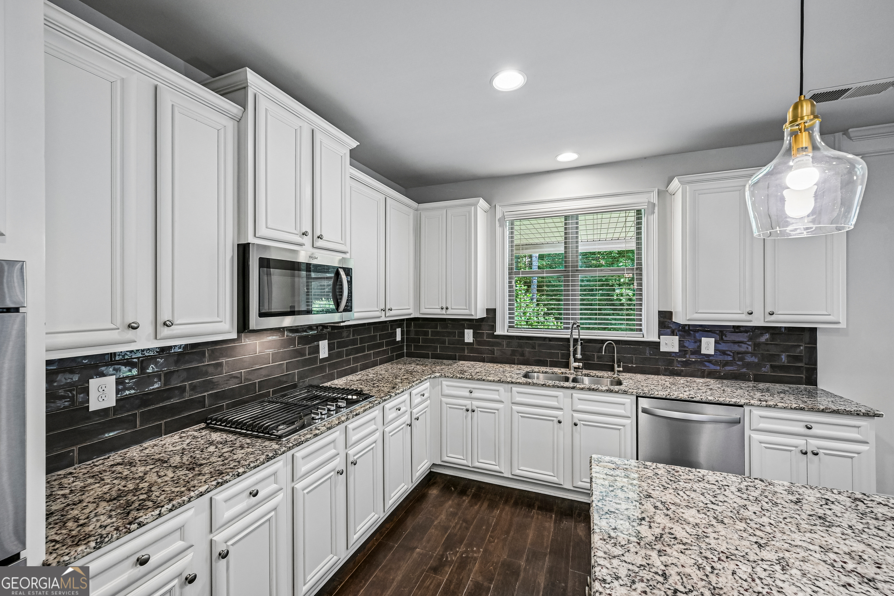 198 Hickory Pointe Drive Property Photo 15