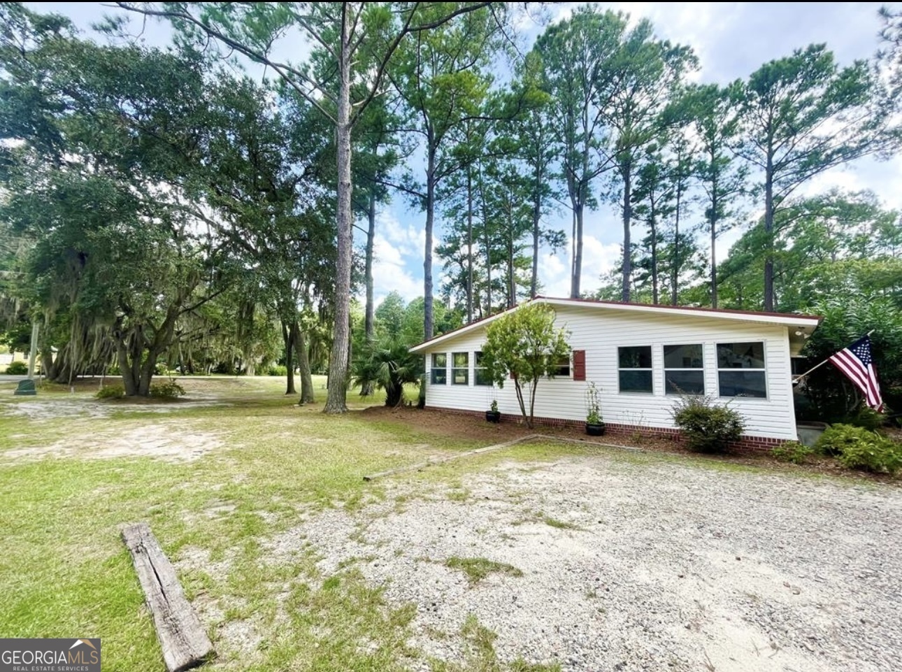 1031 Moore Haven Circle Ne Property Photo 4
