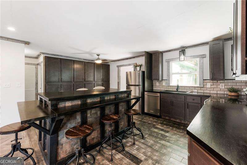 5211 Oakdale Road Se Property Photo 13
