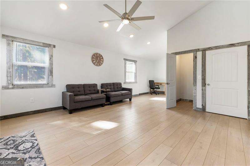 5211 Oakdale Road Se Property Photo 24
