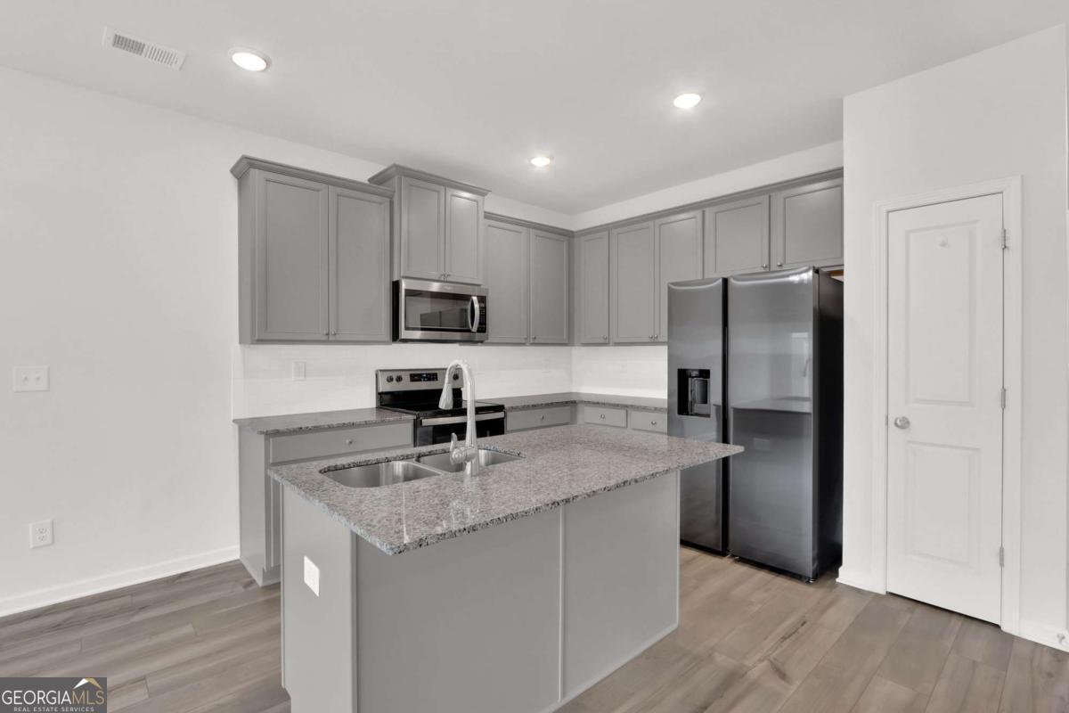 59 Regent Park Property Photo 11