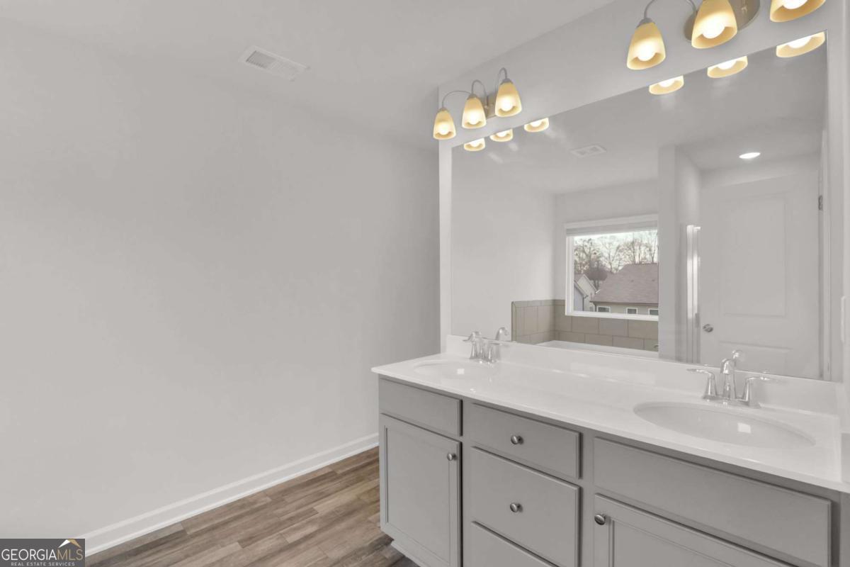 59 Regent Park Property Photo 25