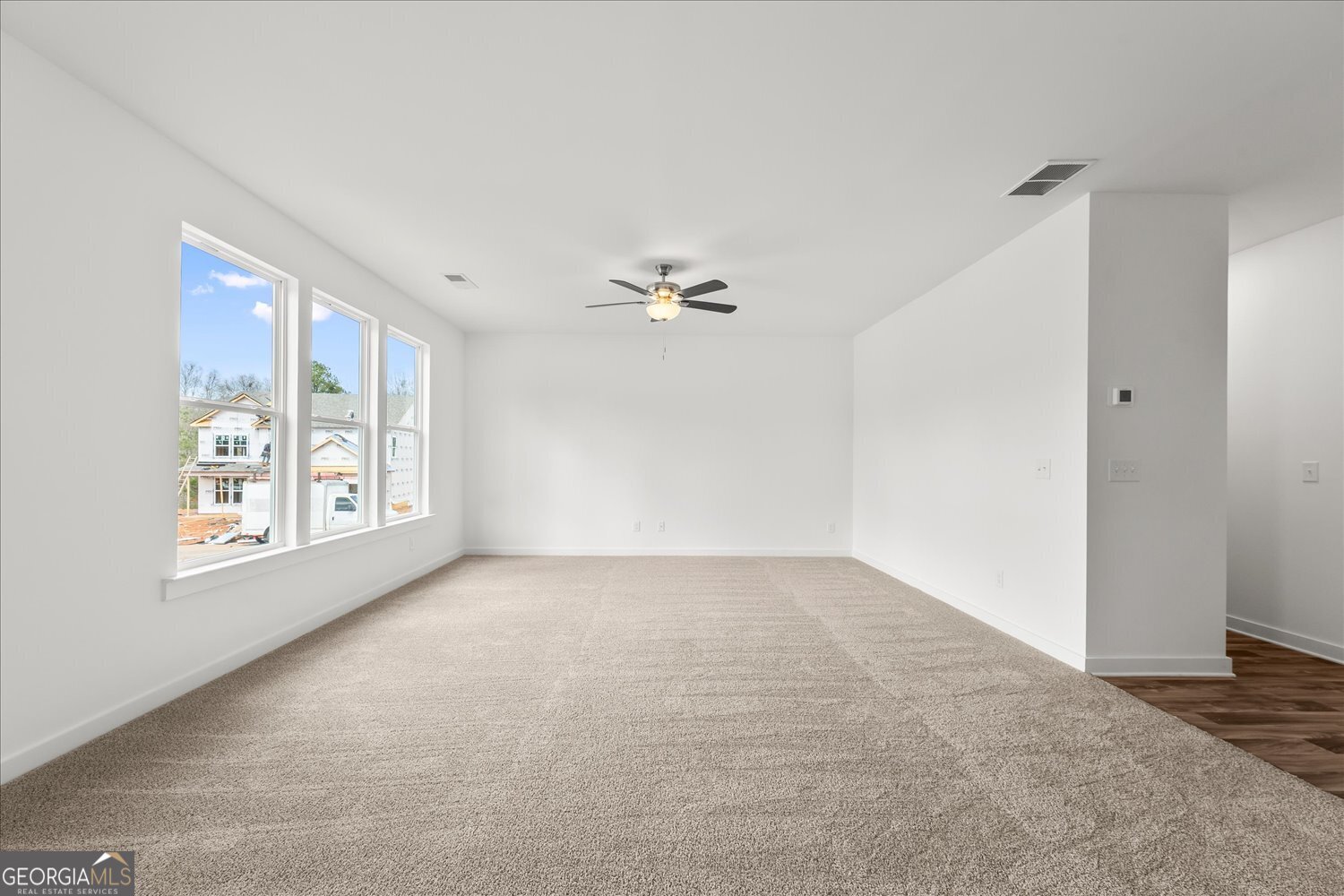 528 Lillian Way Property Photo 11