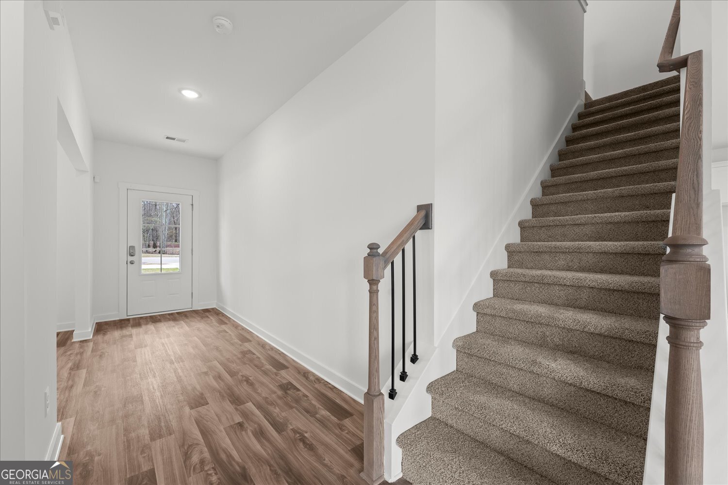 528 Lillian Way Property Photo 15