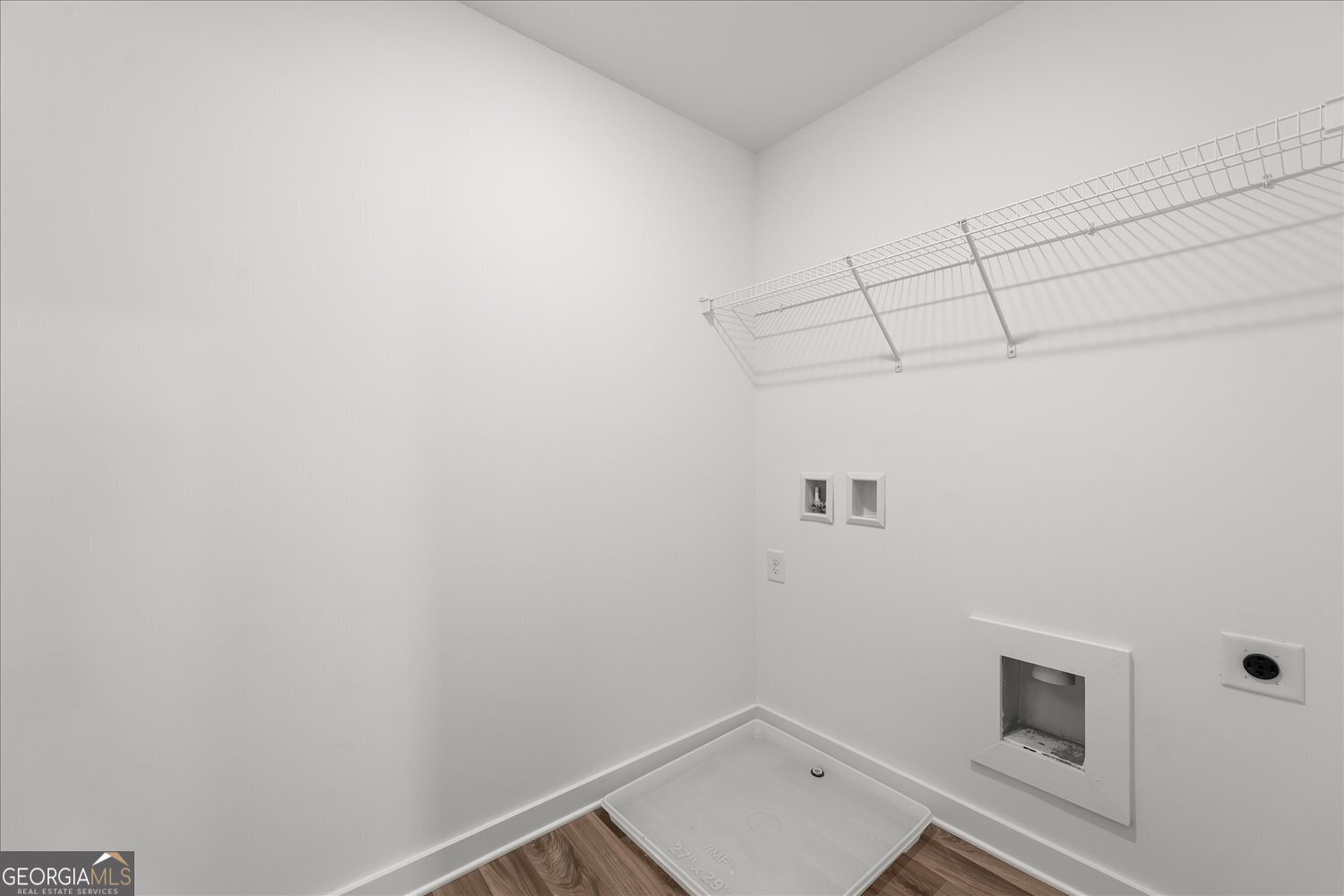 528 Lillian Way Property Photo 16
