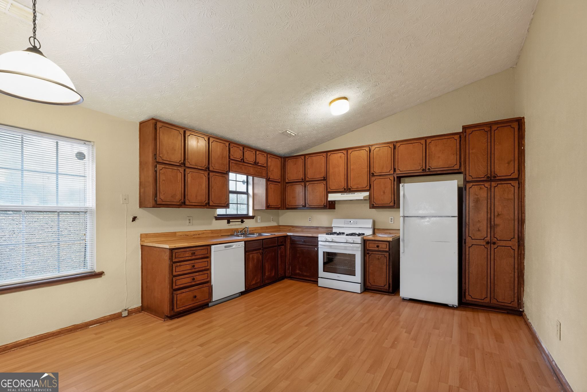 9224 Sunset Drive Property Photo 10