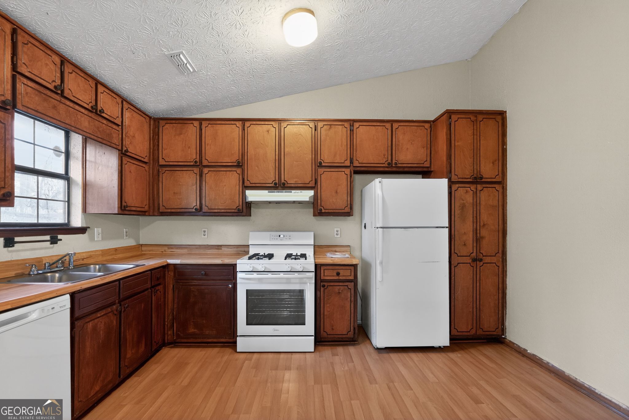 9224 Sunset Drive Property Photo 13
