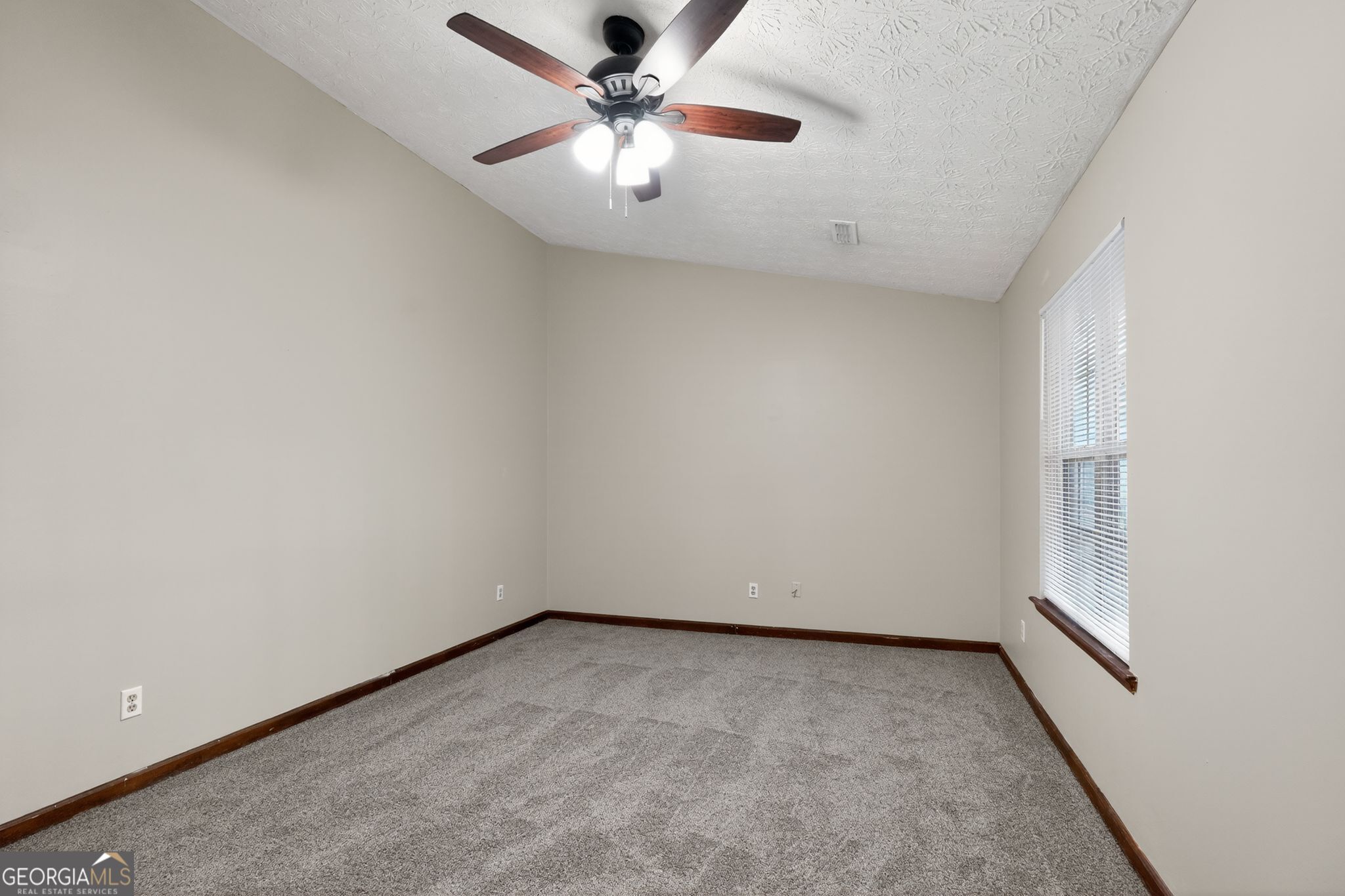 9224 Sunset Drive Property Photo 14