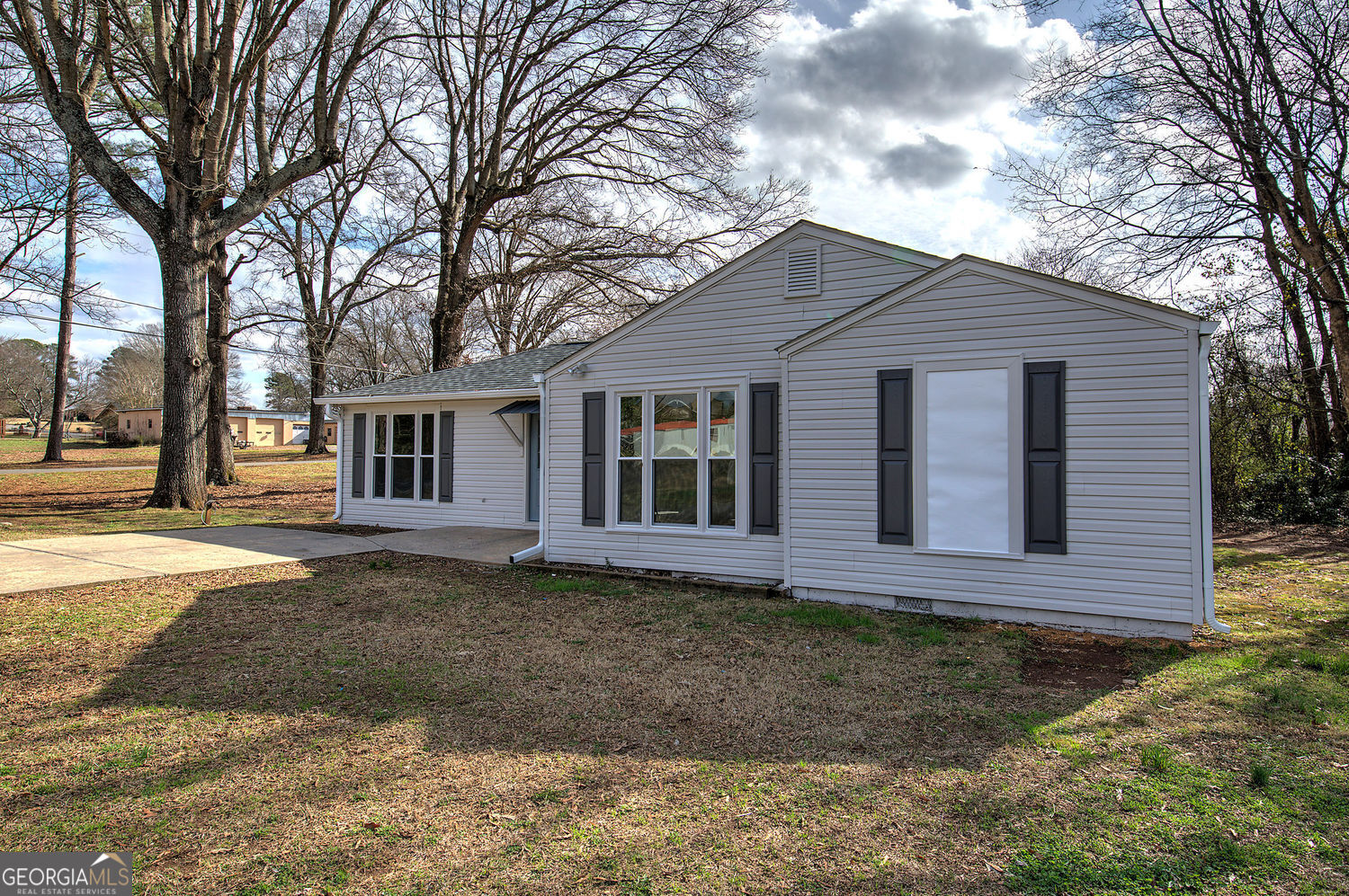 30 Grove Circle Property Photo 2