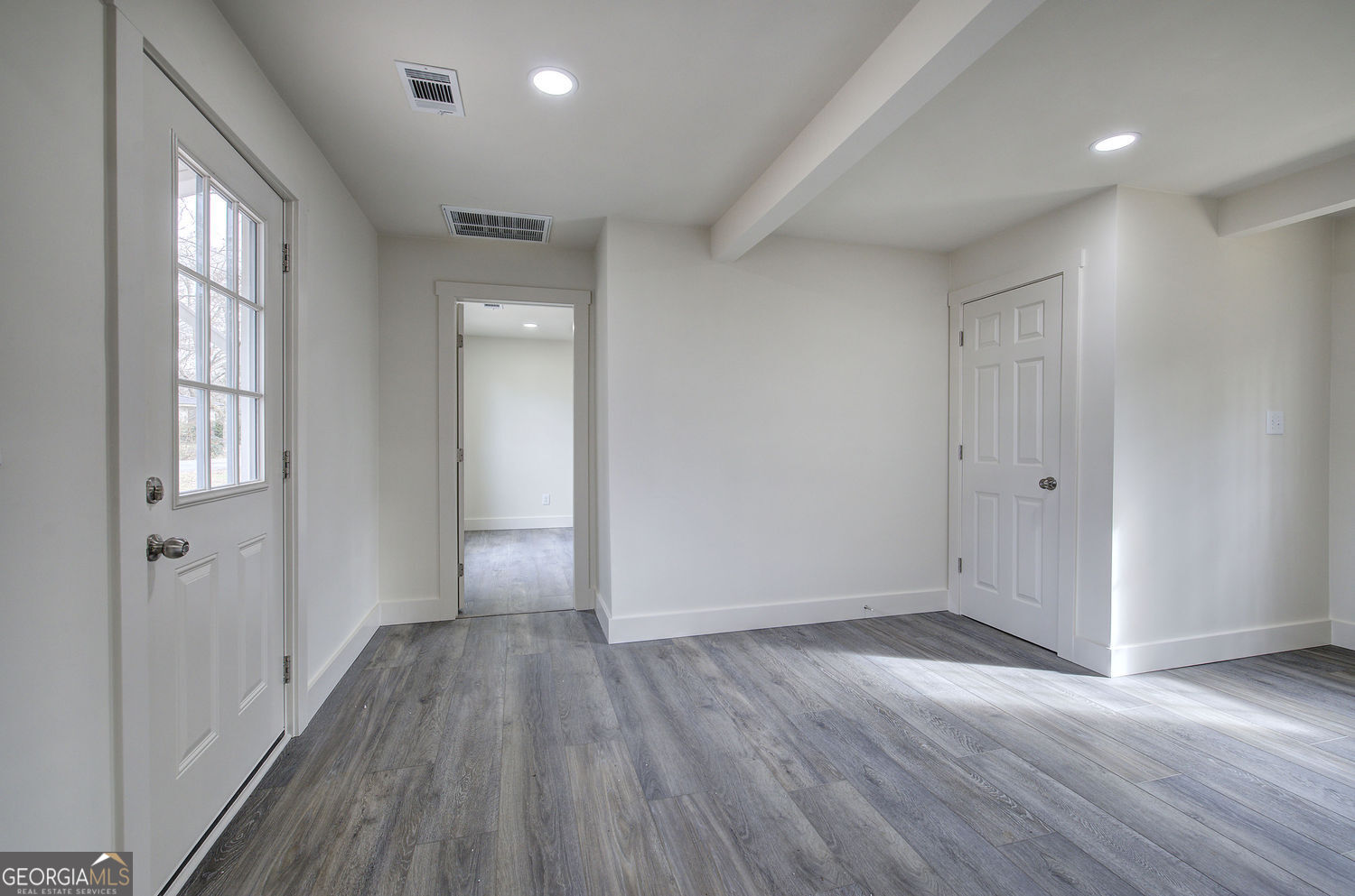 30 Grove Circle Property Photo 6
