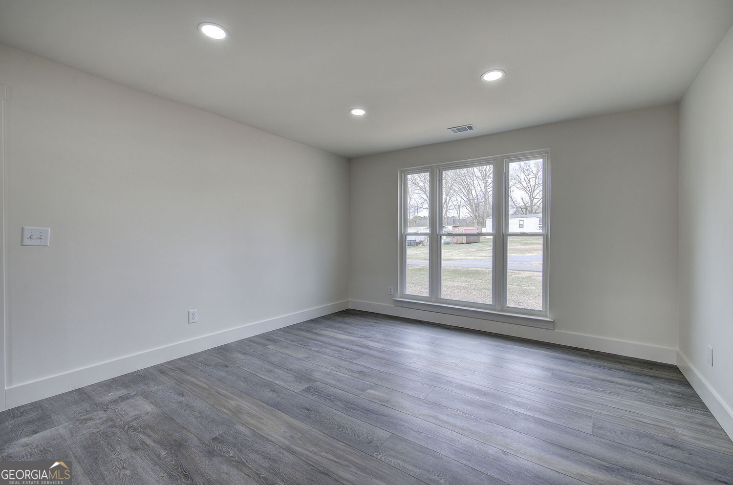 30 Grove Circle Property Photo 8