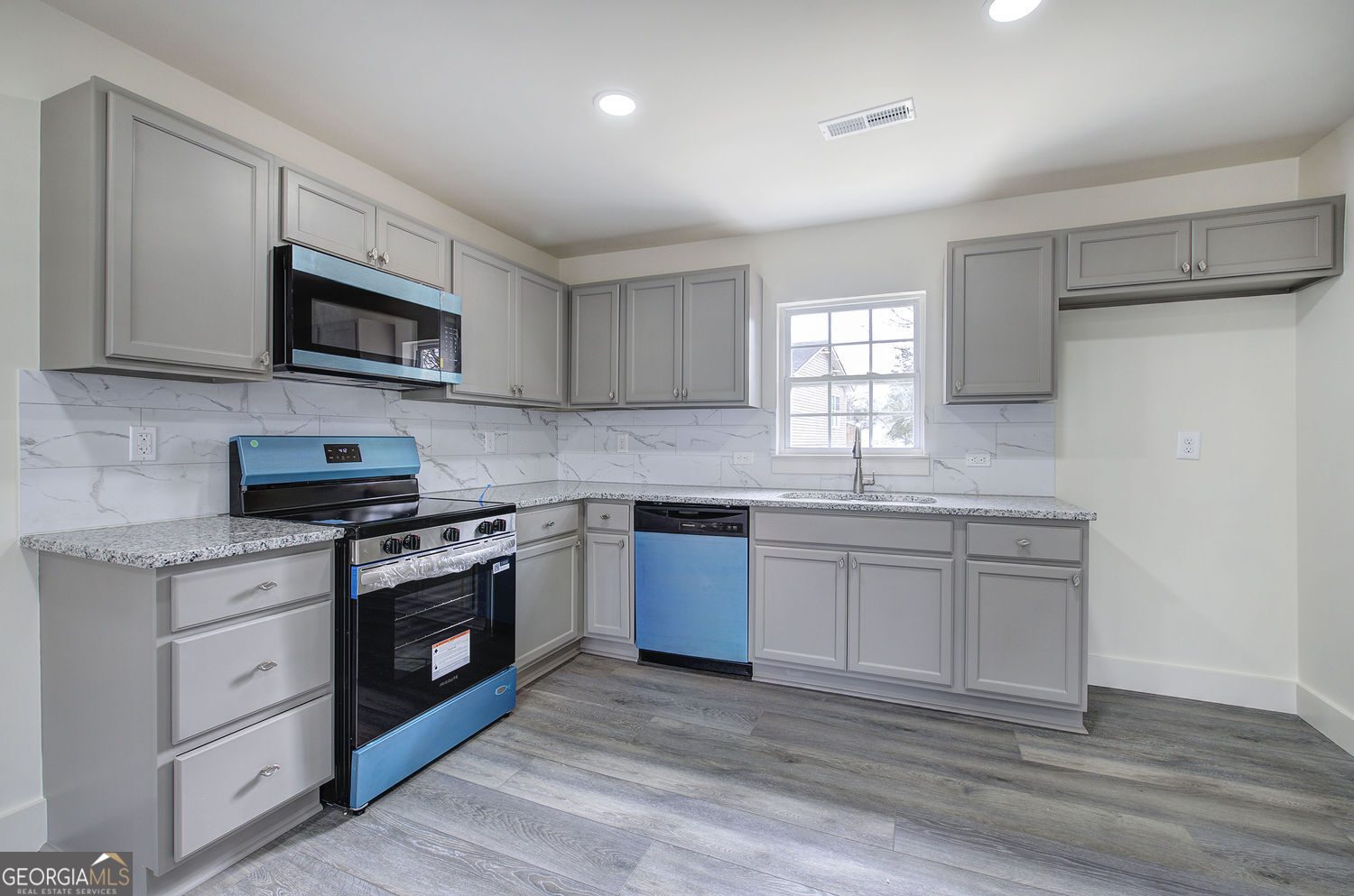 30 Grove Circle Property Photo 11