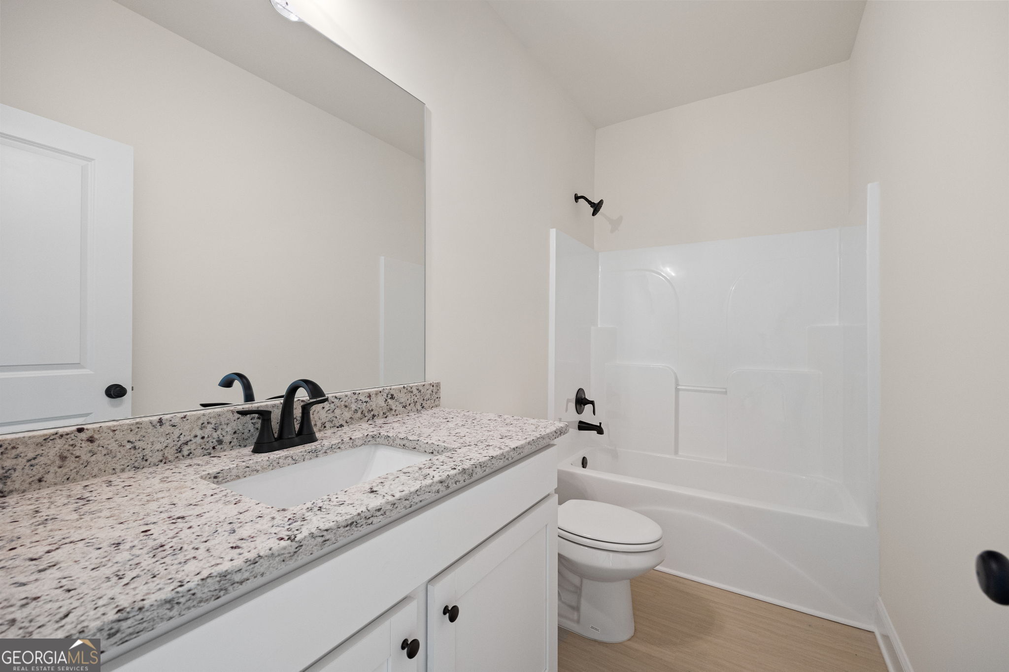 109 Winston Way Property Photo 5