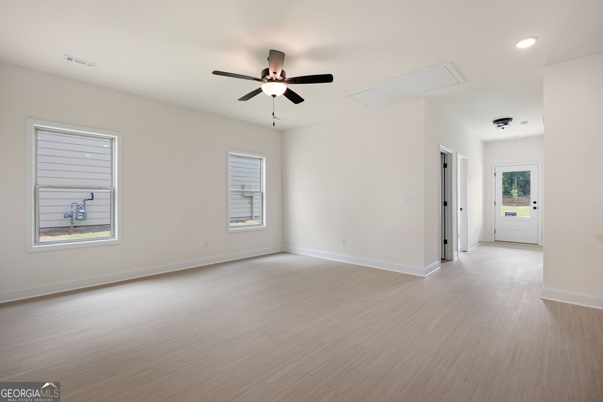 109 Winston Way Property Photo 8