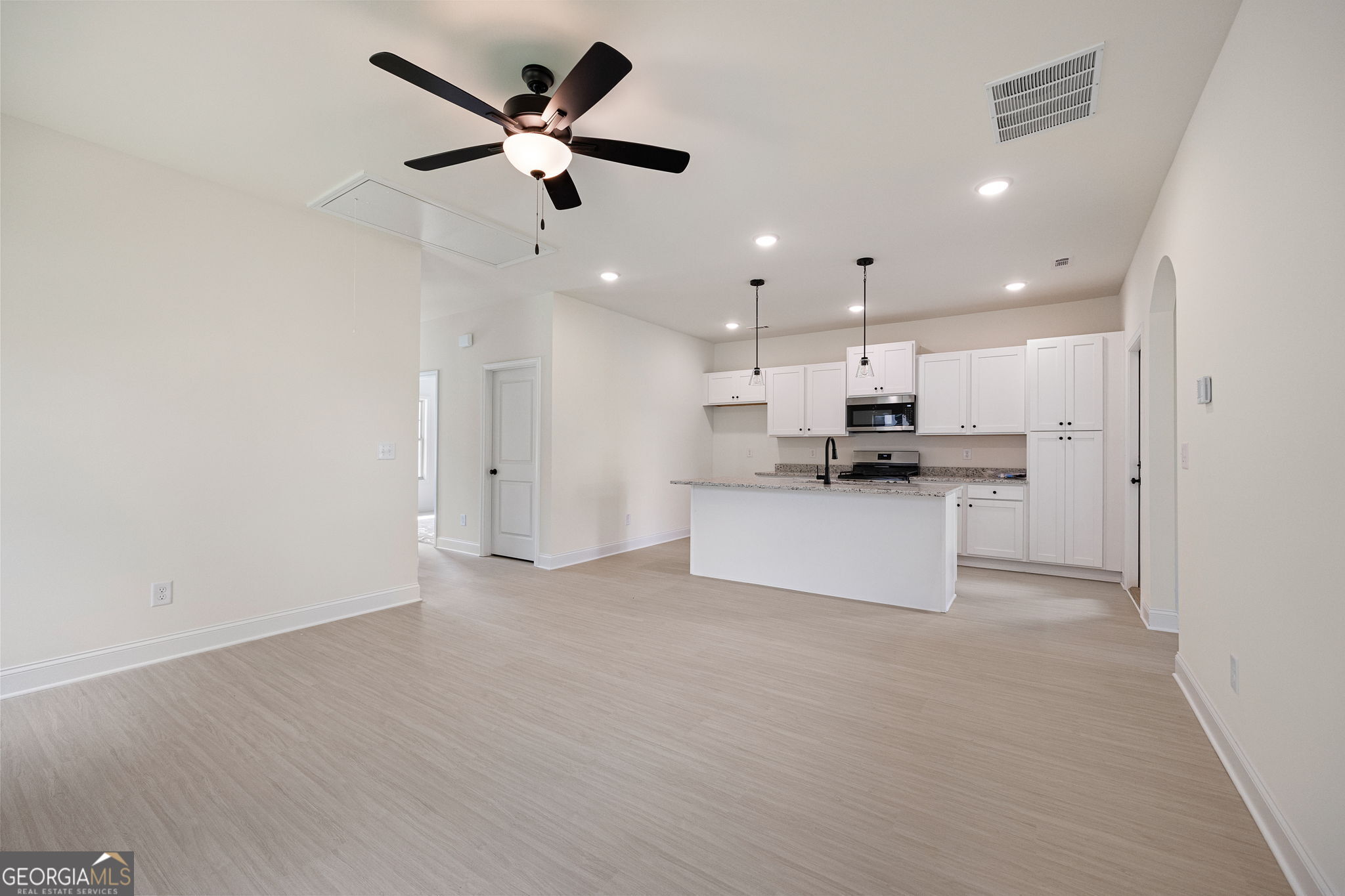 109 Winston Way Property Photo 9