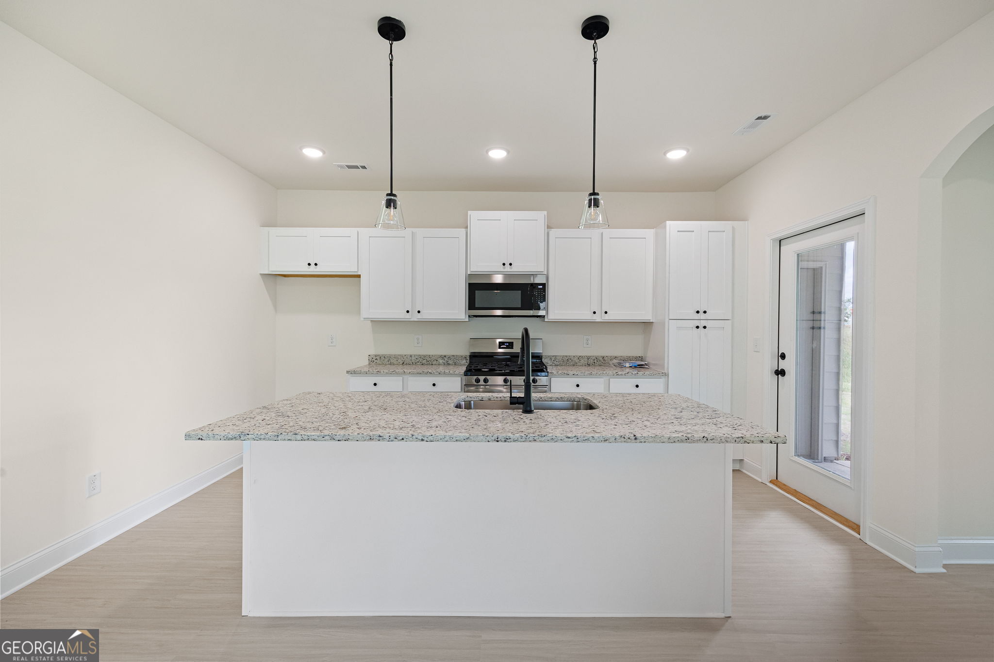 109 Winston Way Property Photo 10