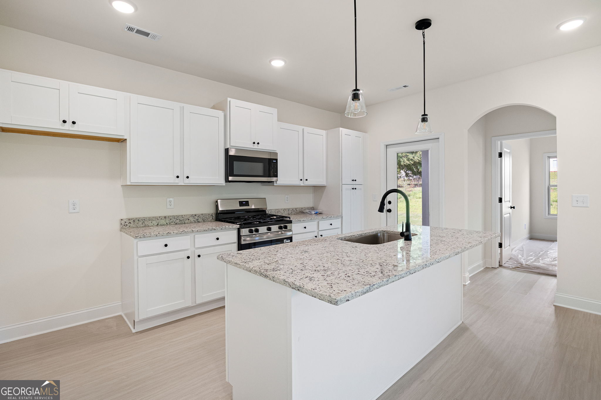 109 Winston Way Property Photo 11