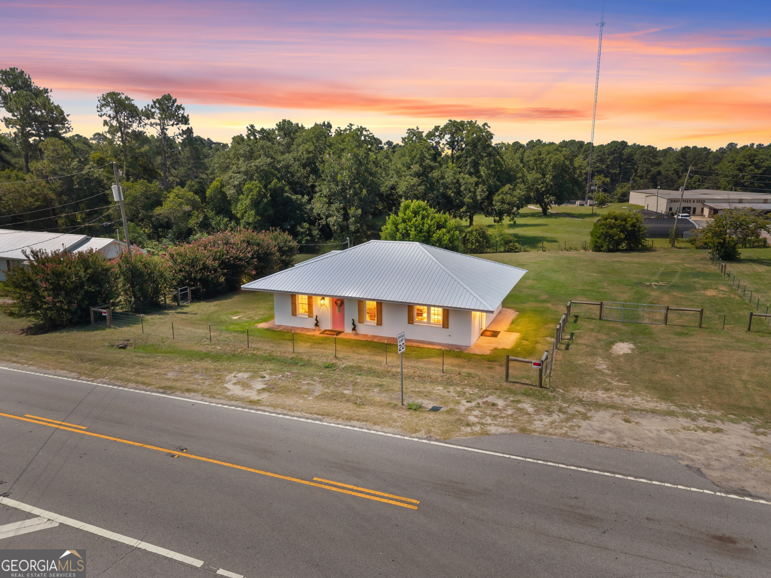 1148 Savannah Highway Property Photo 1
