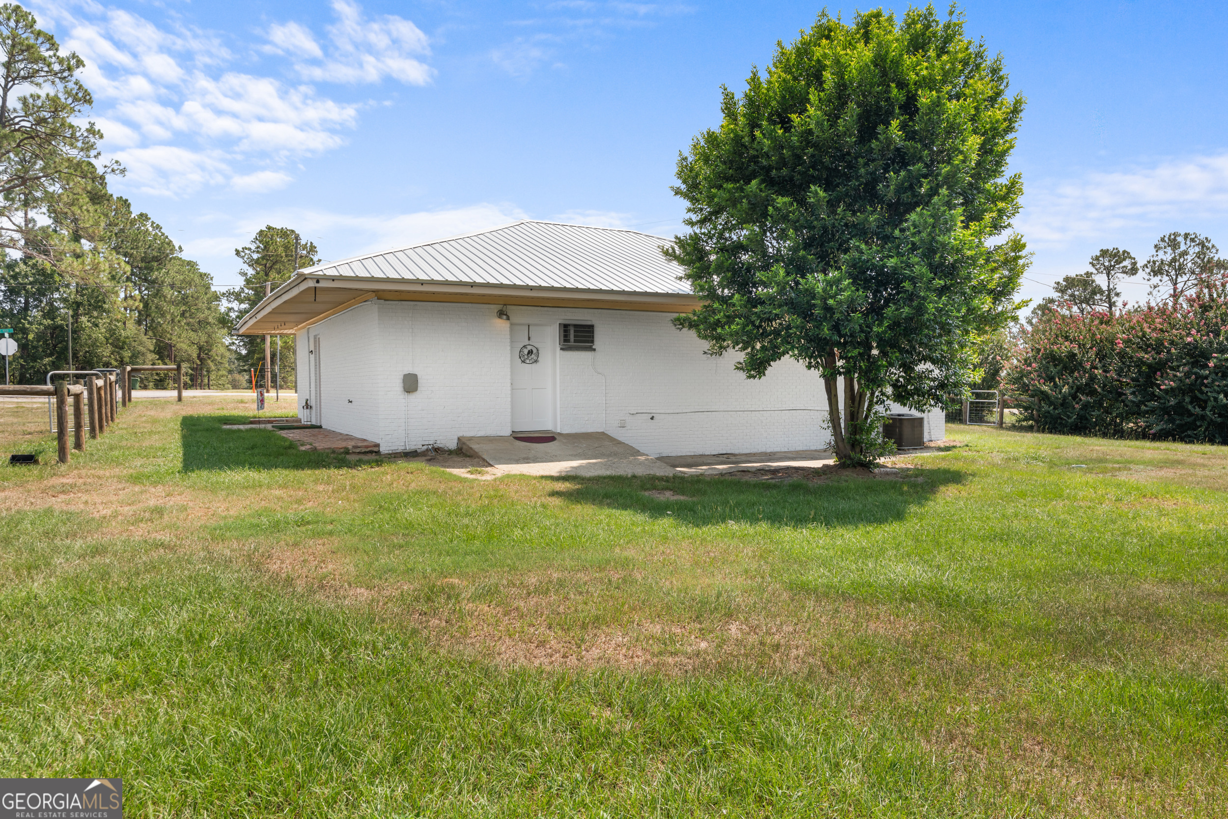 1148 Savannah Highway Property Photo 17