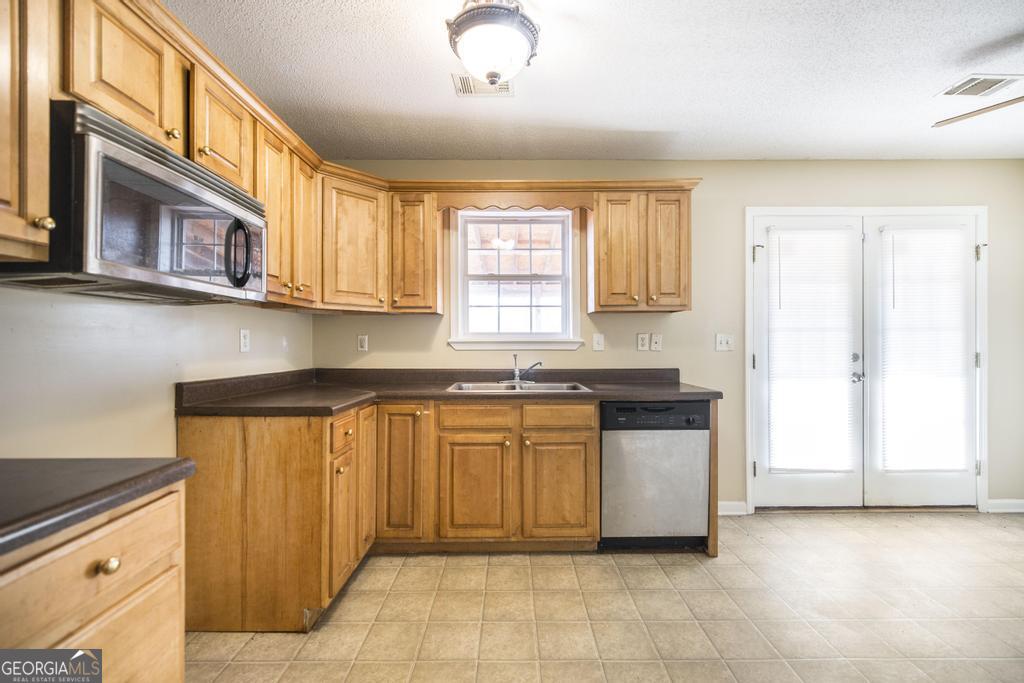 1940 Barrington Drive Property Photo 24
