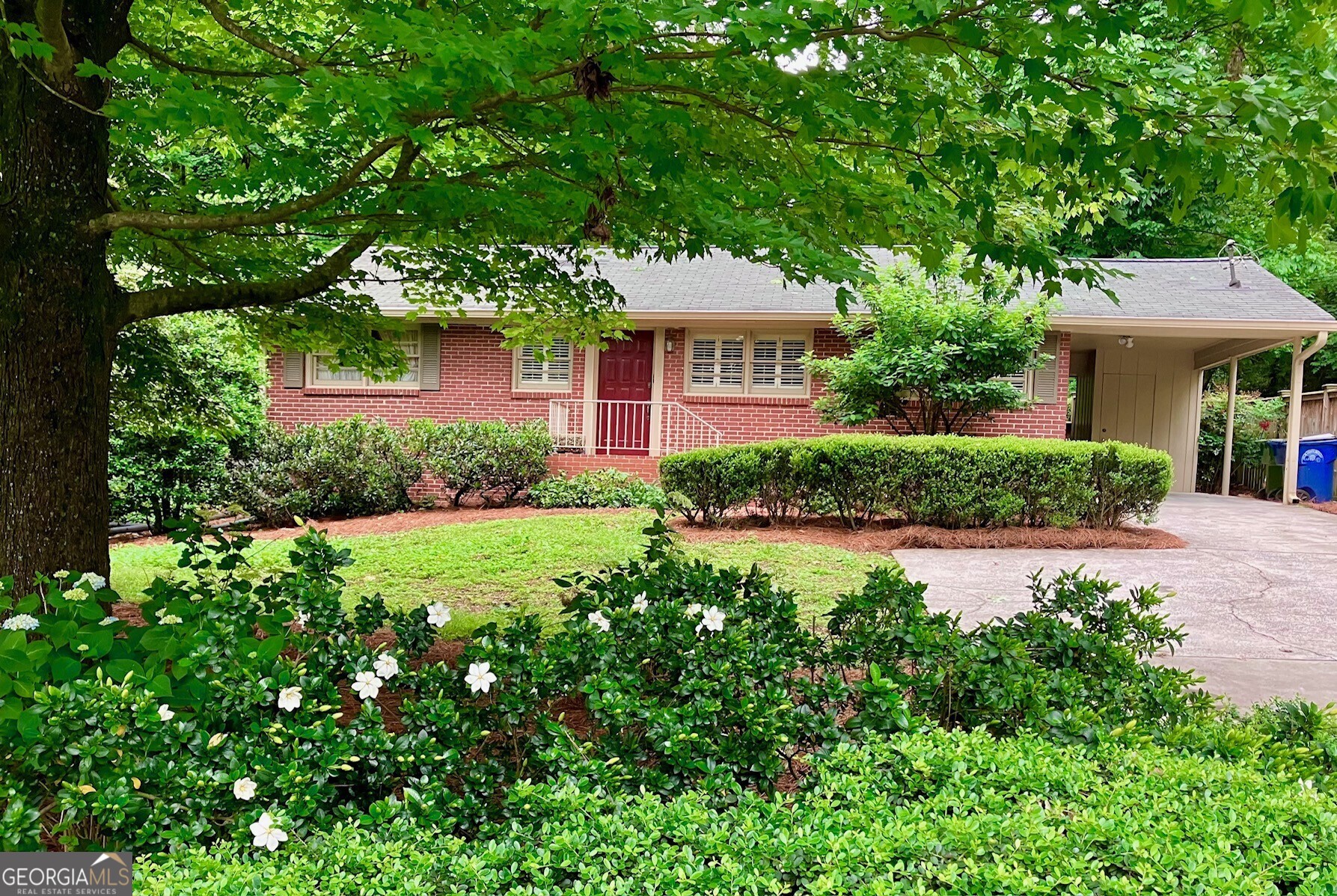 2556 Defoors Ferry Road Nw Property Photo 1