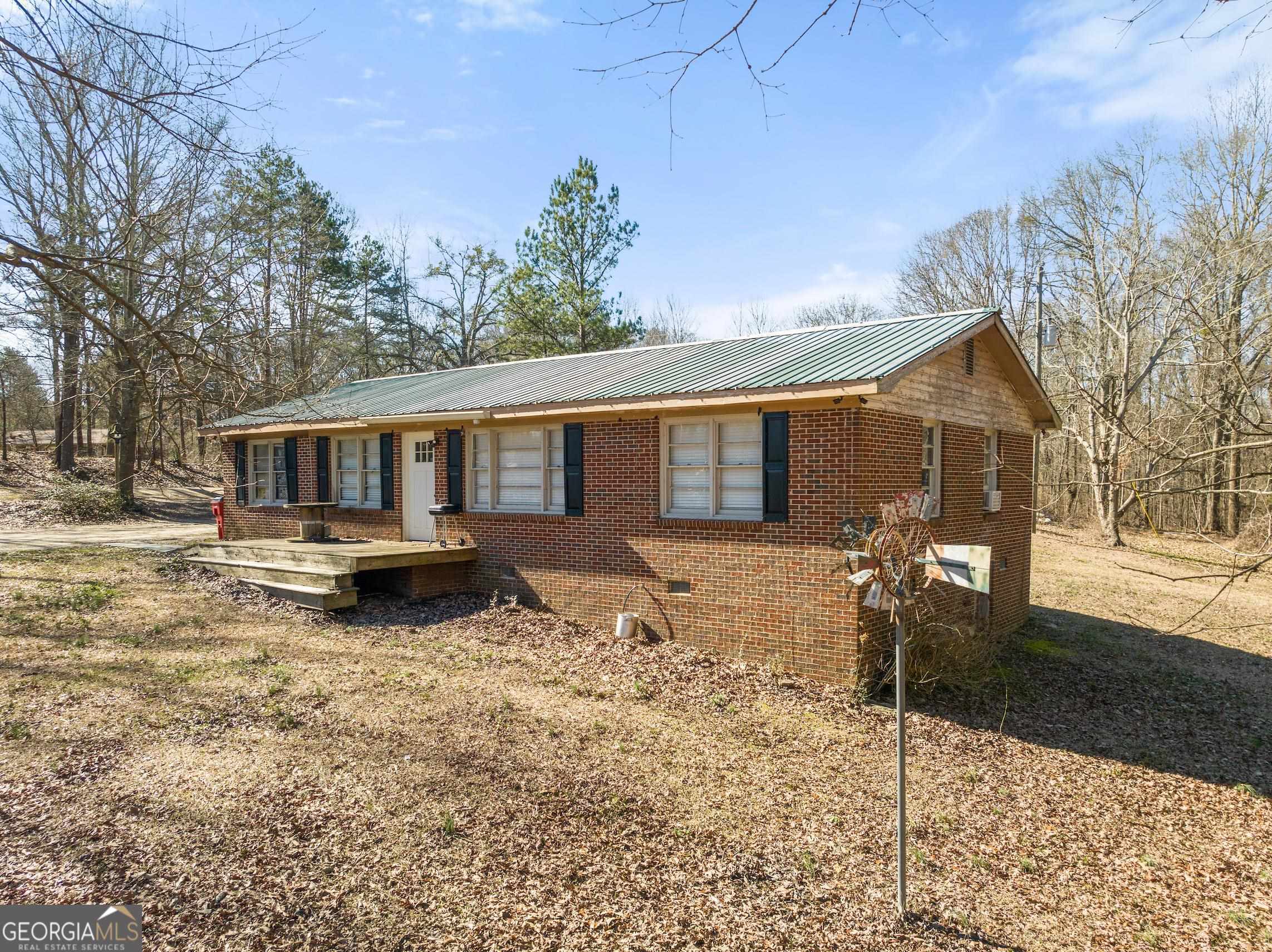 6529 Highway 53 Property Photo 4