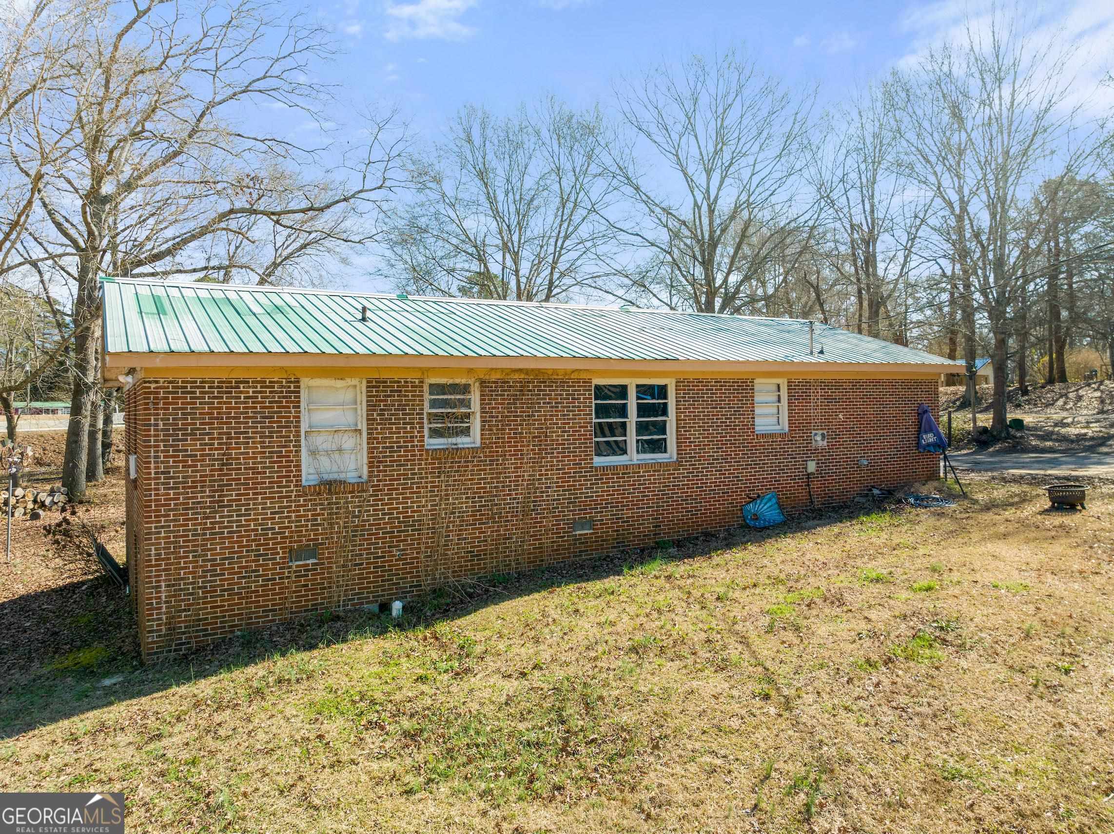 6529 Highway 53 Property Photo 7