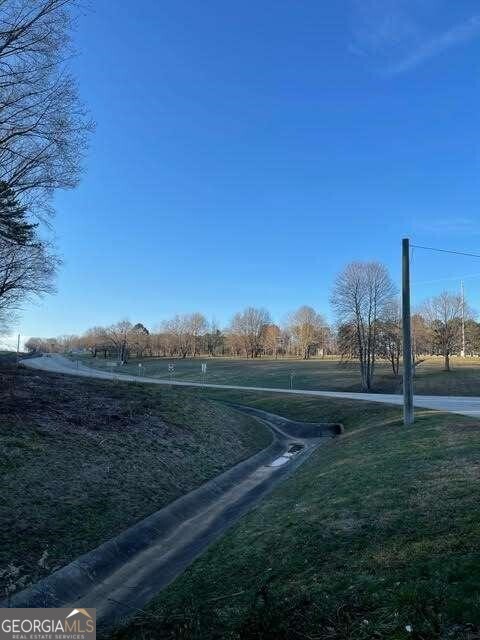2202 Jesse Jewell Parkway Property Photo 2