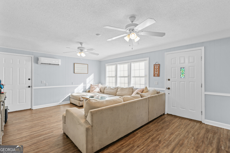 512 Tillman Street Property Photo 5