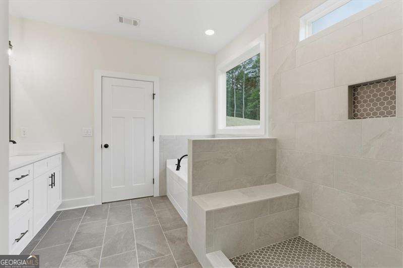 9 Everwood Court Se Property Photo 24