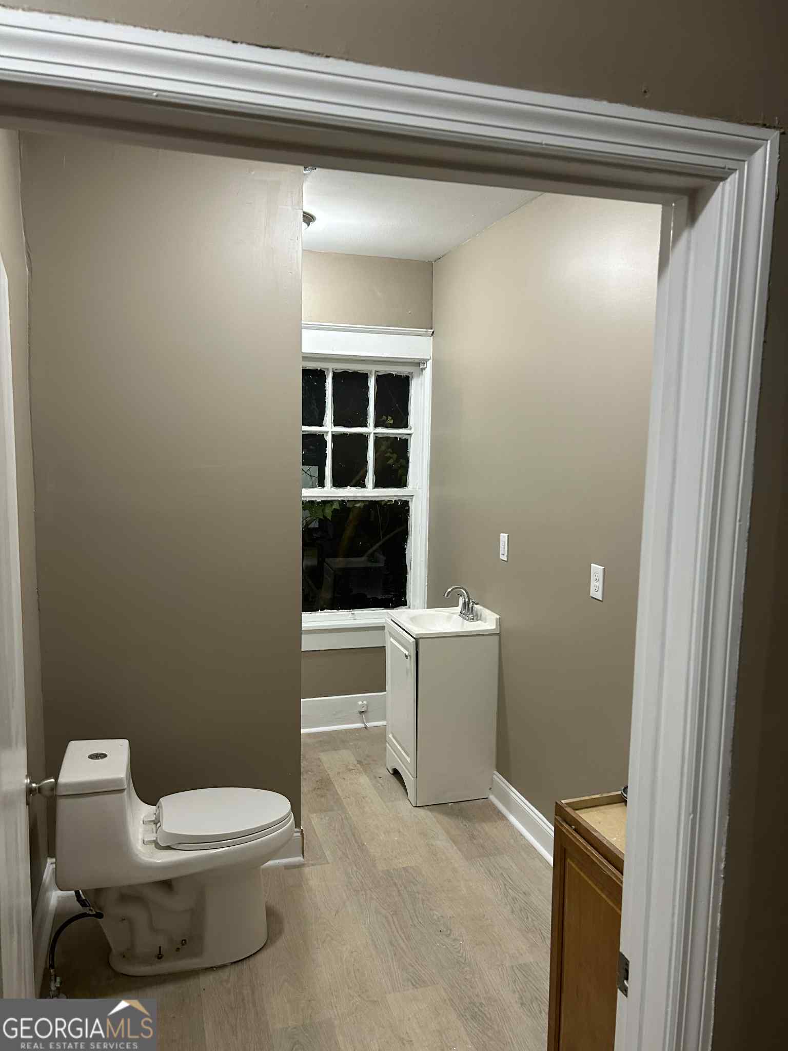 1049 Birch Street Property Photo 7