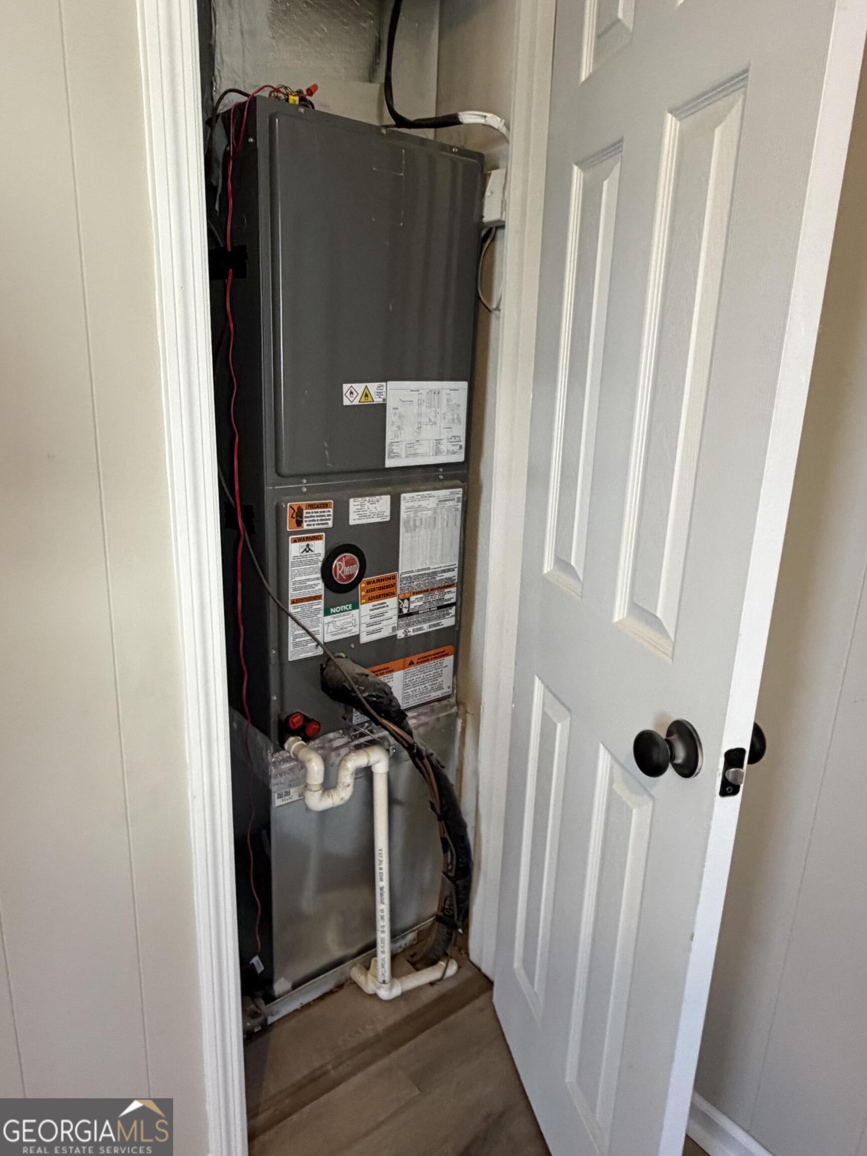 120 Knox Street Property Photo 6