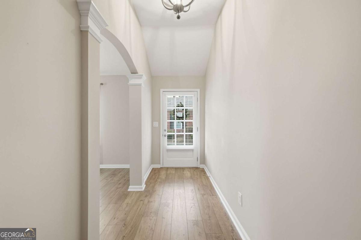 102 Courtyard Lane Property Photo 4