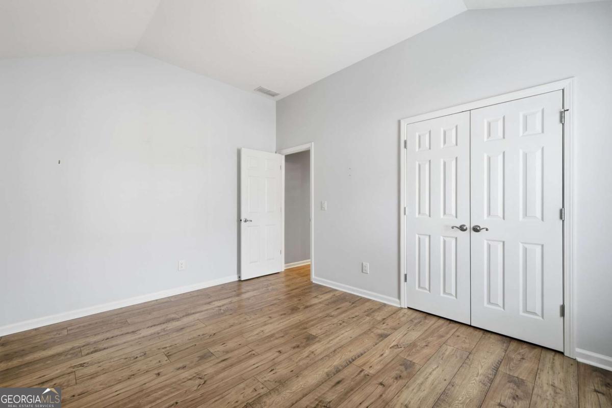 102 Courtyard Lane Property Photo 24
